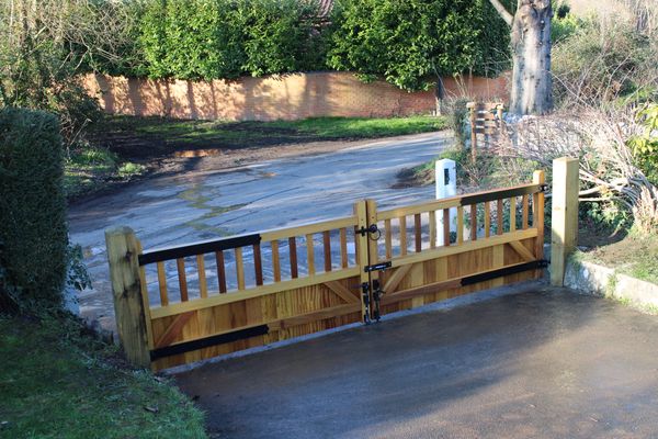 Timber gate installation in Gloucester - Electric gate near you?