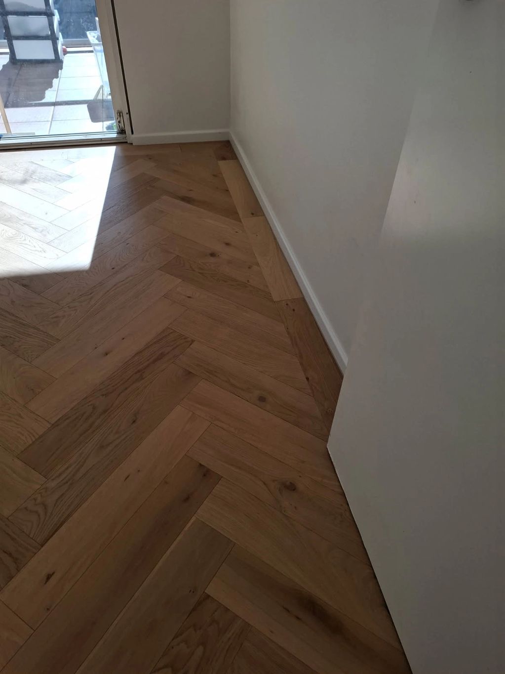 Herringbone with Skirtings in Place & Border