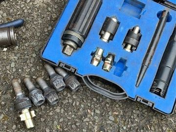 Locking wheel nut removal with no damage to the alloy.