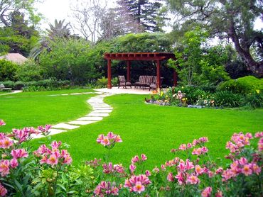 Wood stained per Gola in Southern California with traditional style.