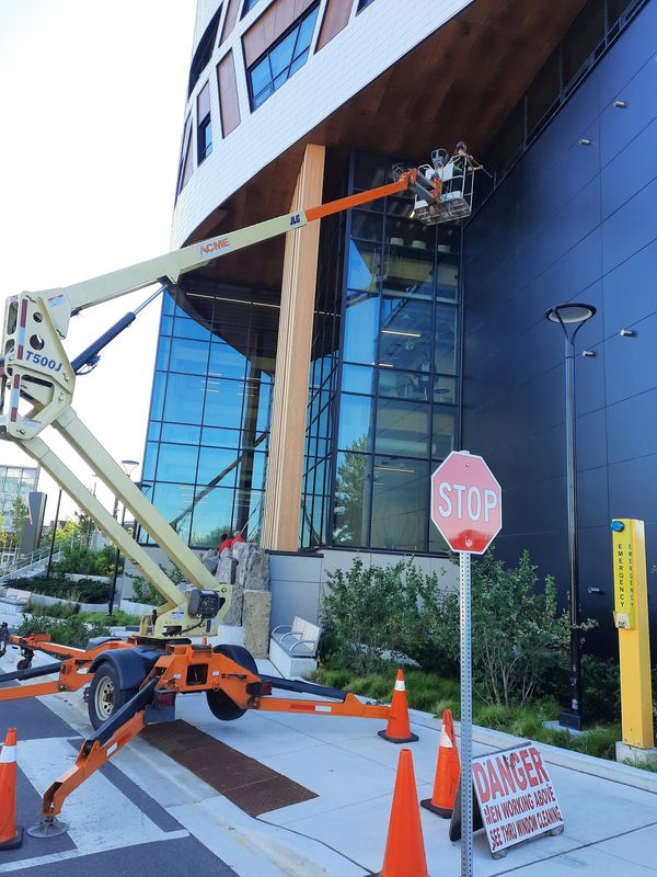 Articulating boom work up to over 100ft