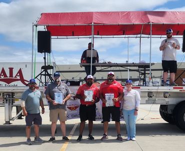 Flatbed
1st Place Noe Gomez with H-E-B (right)
2nd Place Jimmy Polanco with H-E-B (middle)
3rd Plac