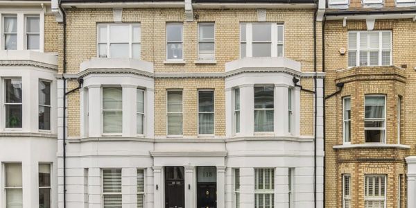 Located in Prime Central London