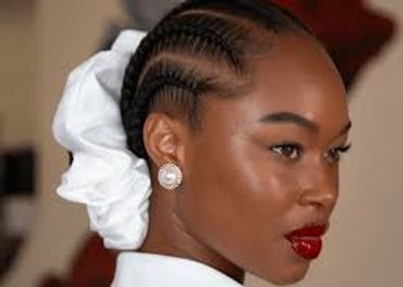 Strong lip Feminine Individual 2025 Spring Makeup Trend