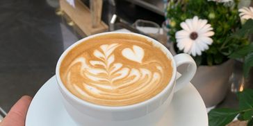 Cappuccino Kaffee mit LatteArt Barista Qualität