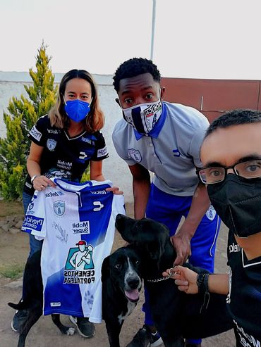 Oscar Murillo, club de fútbol Pachuca, Walden Dog. 