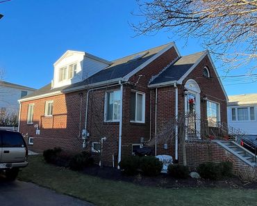 Charcoal black CertainTeed Landmark lifetime asphalt shingle in Boston, MA