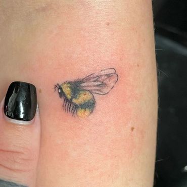 bee tattoo