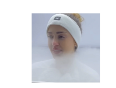 Jessica Alba gettng cryotherapy treatment done