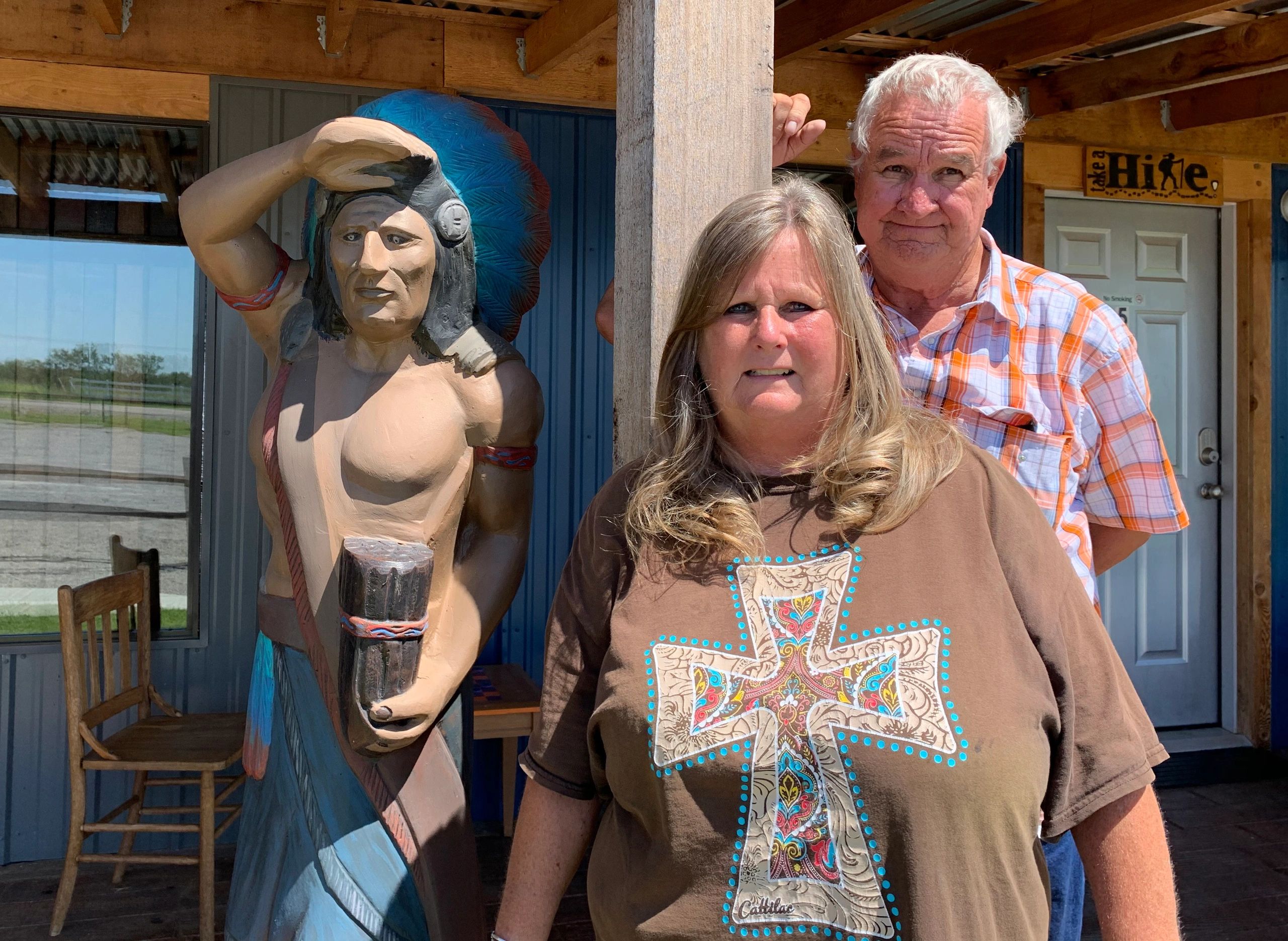 The Lazy Buffalo Cabin Host Airbnb Superhost
Larry & Julie Logue