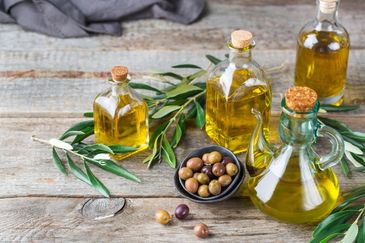 Extra virgin olive oil, olive oil, refined olive oil and specialty oils. Bulk, foodservice and retai