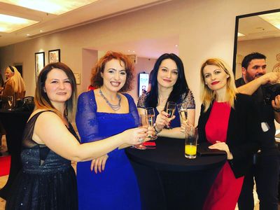 Group and community that focuses on empowering and supporting mothers, non-profit organization