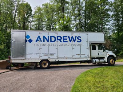 moving truck
andrews truck
box truck
movers
residential moving
commercial
logistics
parked truck