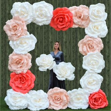 You cannot miss this adorable giant photo frame in LOVE colours!