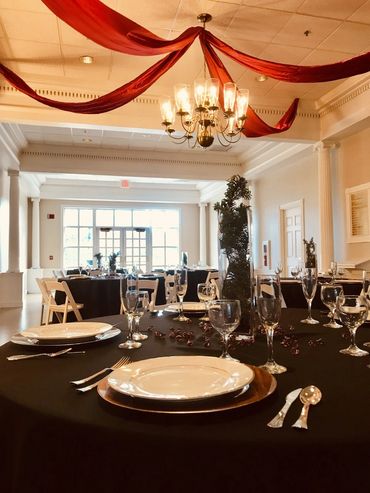 More Lobby with Table and Chairs