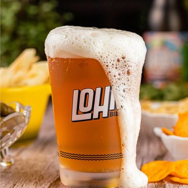 Copo de cerveja artesanal.