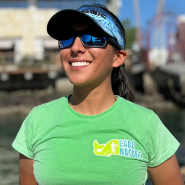 FEMALE CAPTAIN IN CABO