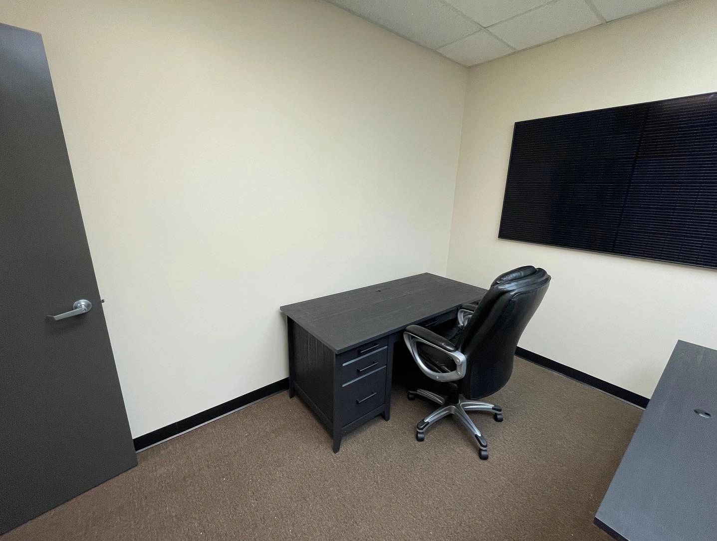 Office Furnitures Assembly