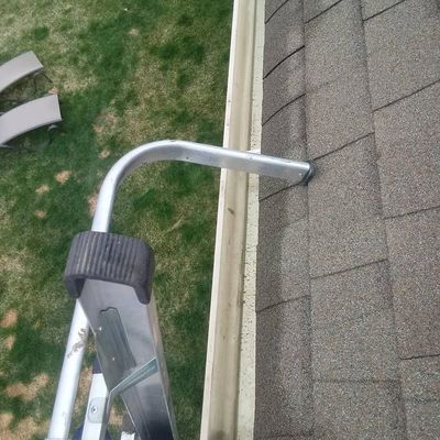 Gutter cleaning service 