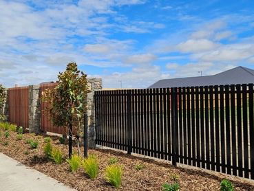 An install of Aluminium Picket Fence 2000 series in Matt Black