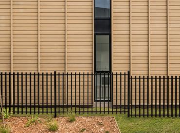A install of Aluminium Railing 3000 series in Satin Black