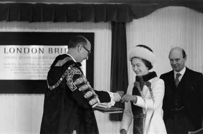 The Queen opening London Bridge in 1973
