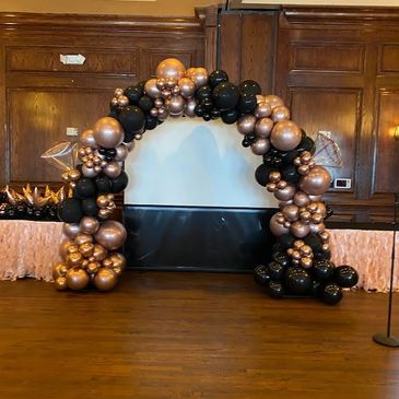organic balloon arch, balloon decor, balloons
