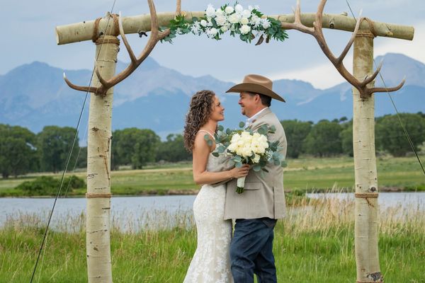 destination elopement photography with mountains and wedding