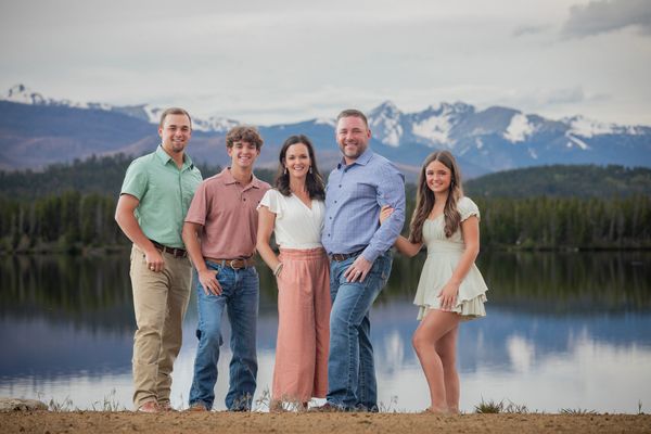 mobile photography session in Colorado mountains for families: family photography in Colorado