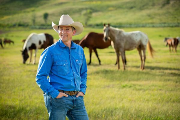 environmental horse portraits on location with cowboy and horses