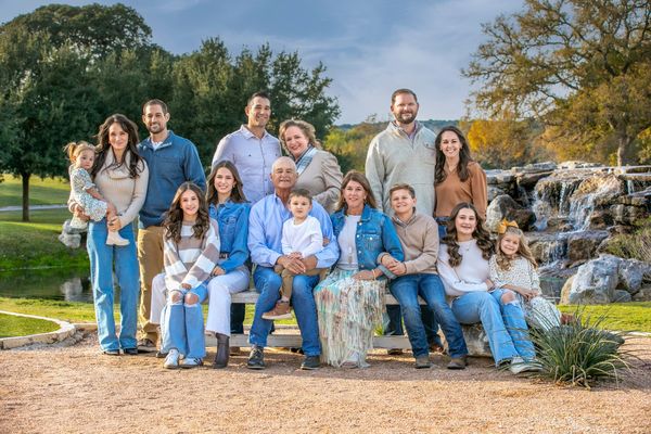 Texas Hill Country Family Portrait at Fair Oaks Ranch in Bandera, Texas. Large family gathering.