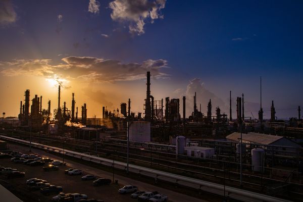 commercial refinery photo; brand and storytelling for focused project photography