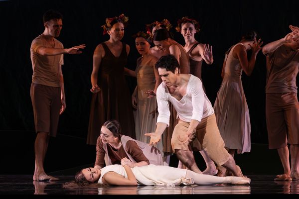 commercial theater show for ballet dancers