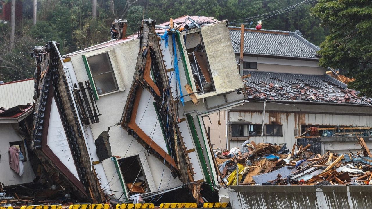 Large scale earthquake in Japan urgentaction.org Bahadır Gezer