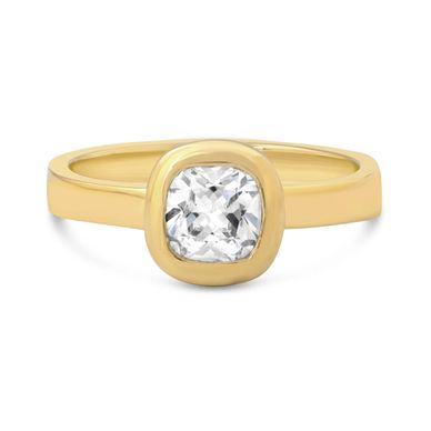 Gold or platinum engagement ring