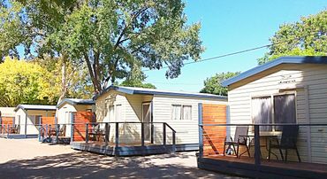 Pet Friendly Cabin Euroa Accommodation