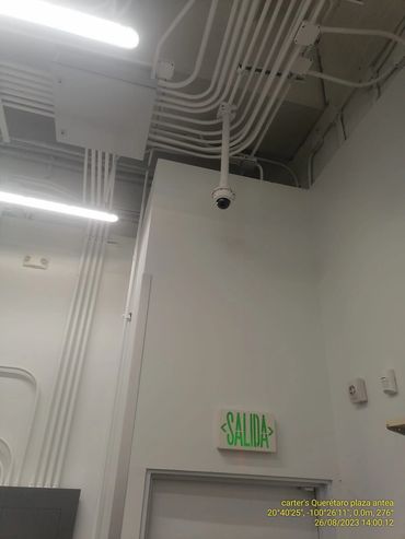 Camara con bajada telescópica