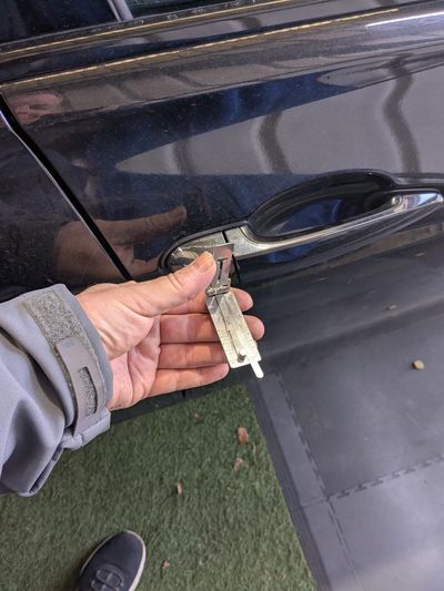 Non destructive entry