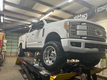 Rough country 3" lift ford Fuel Forged