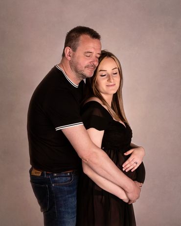 pregnant couple