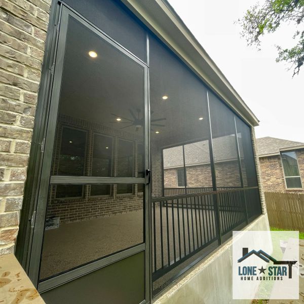 Side profile of a screen room