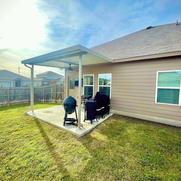 Side profile of a patio cover