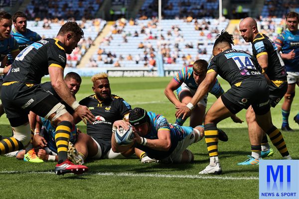 Leicester Tigers beating London Wasps during a professional rugby match.