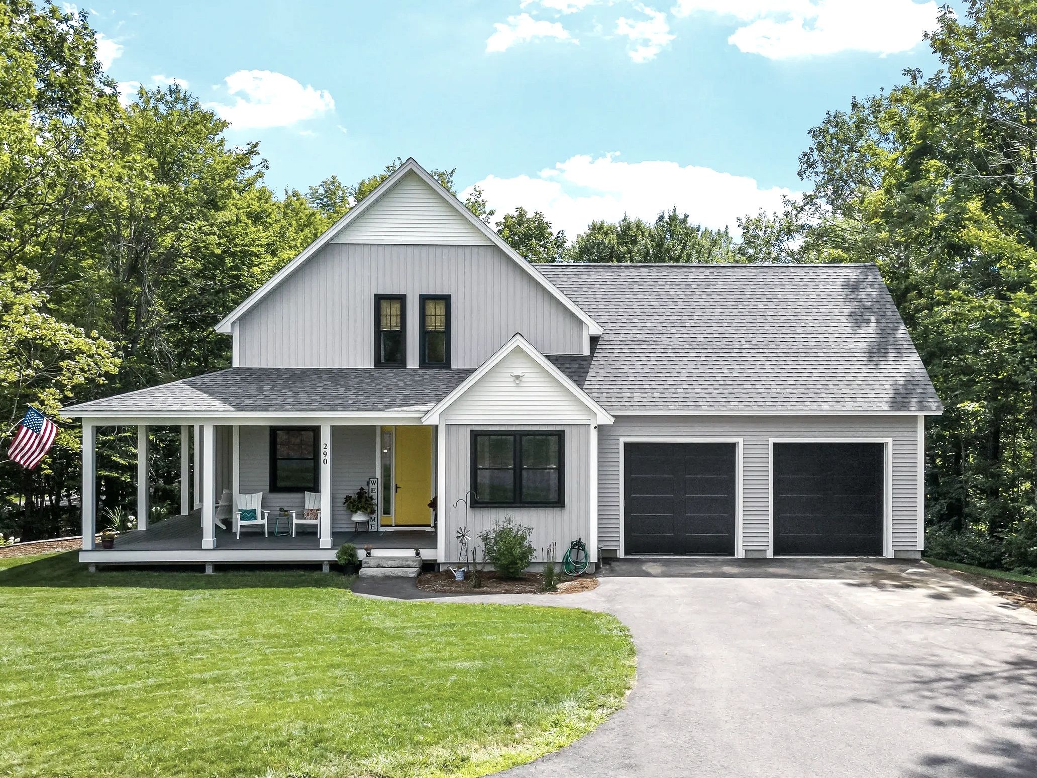 A home in Burlington, MA with an asphalt roof replacement.
