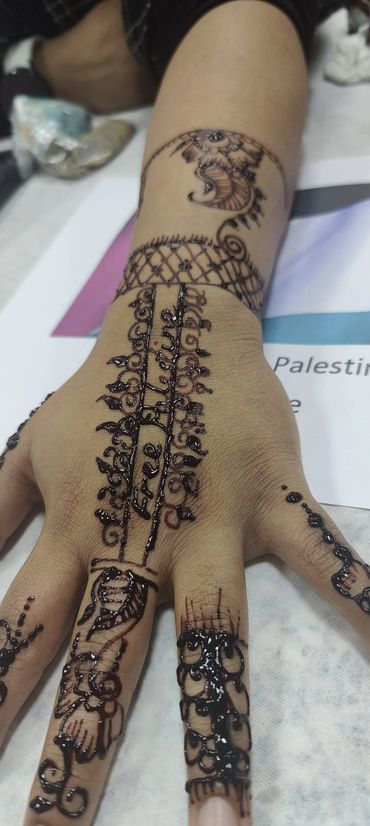 Free Palestine mehndi