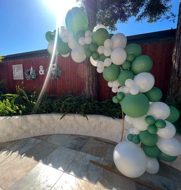 Deluxe Garland: $25/ft