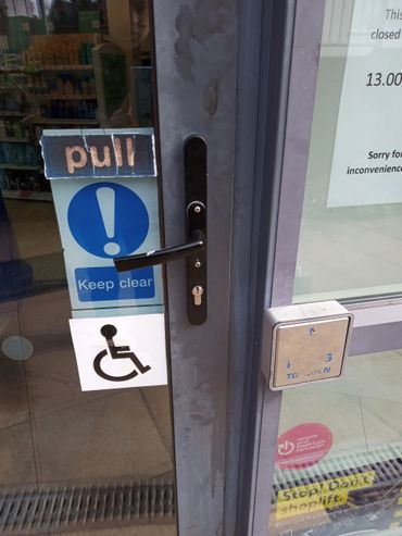 Aluminium door handle and euro cylinder