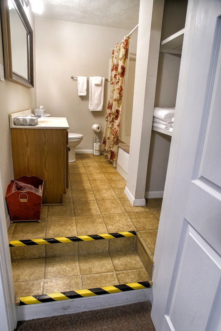 Suite 403 Bath