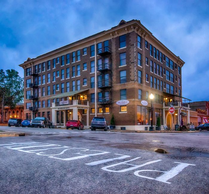 The Redlands Hotel in downtown Palestine, Texas