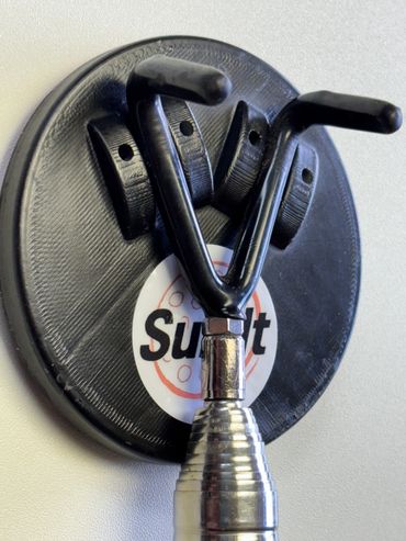 Disc golf retriever hook and pad